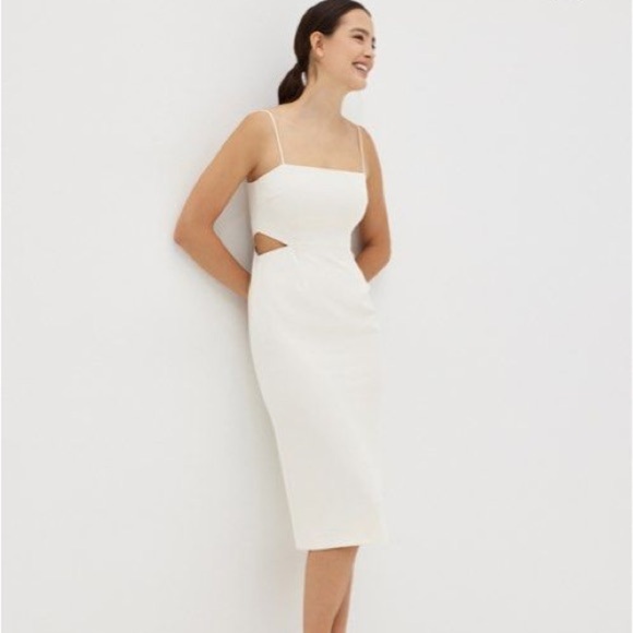 Love bonito side cut out pencil midi dress
Brand: Love Bonito - Picture 1 of 9